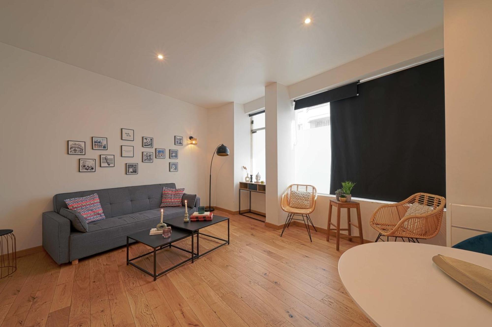 Superbe De 2 Pieces Apartment